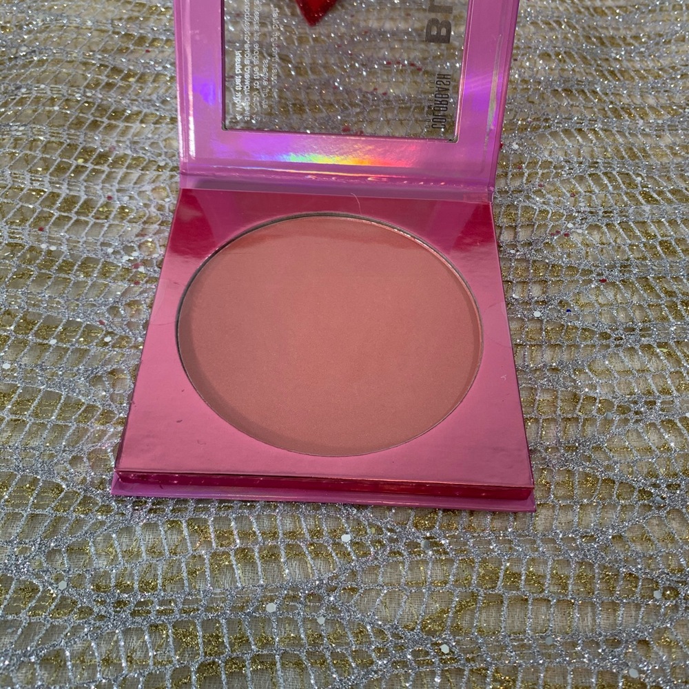 Blush - Picture 4 of 5